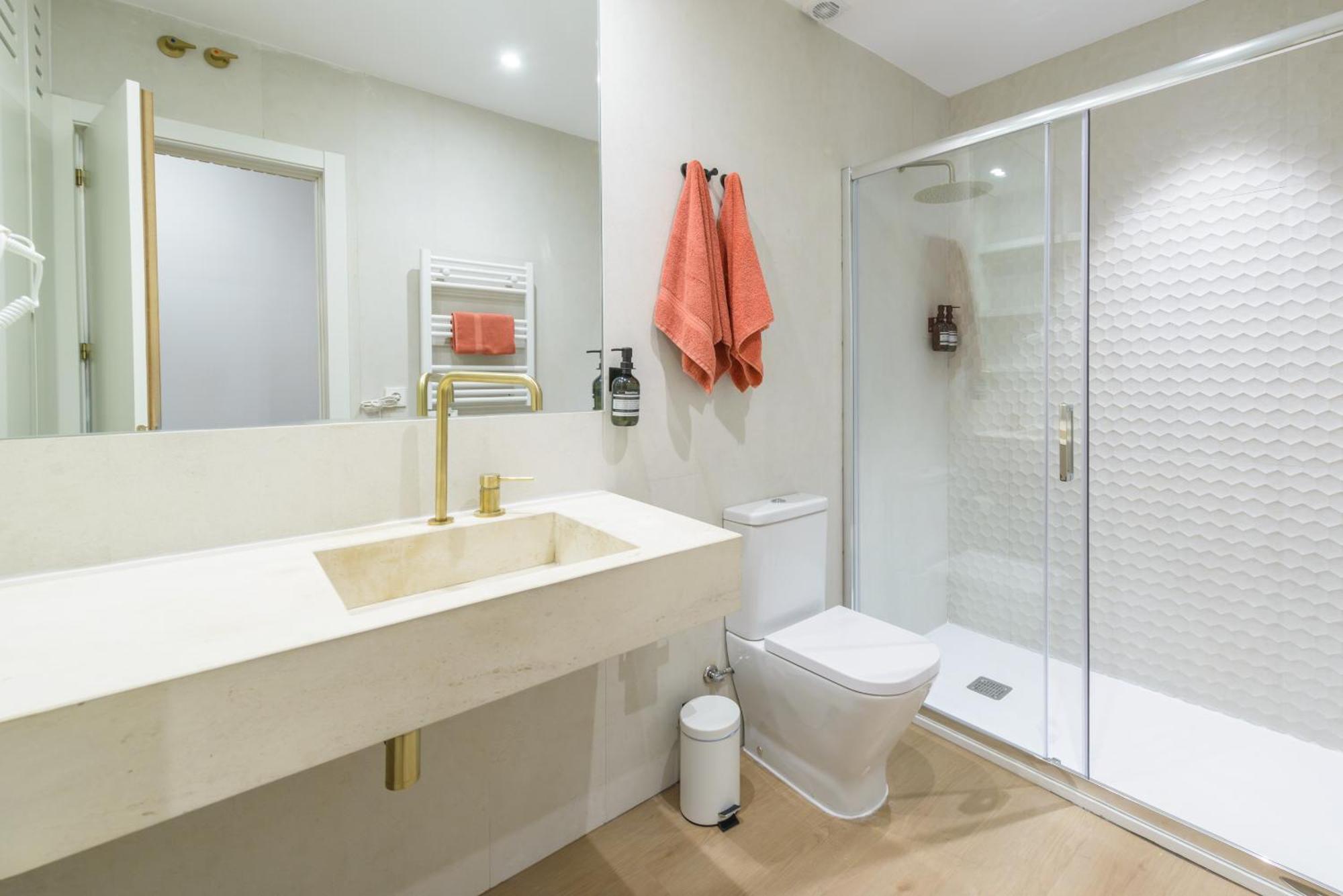 Gran Via New 2br 1bth Elevator Madryt